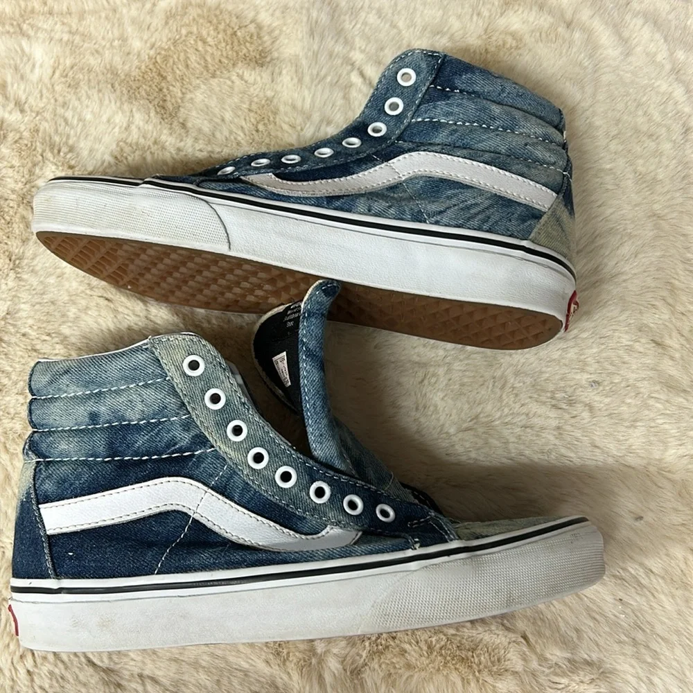 Vans off the wall hightop lace up distressed denim men’s size 6 women’s size 7.5